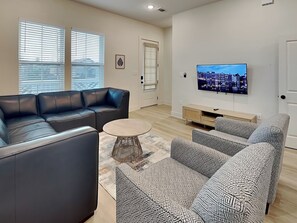 Smart TV - Oyster & Pearl | Midtown, Coastal Chic (Galveston)