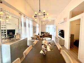 TV - Buchanan *312* - Midtown Condo Luxe 3BR + Gym (Montreal)