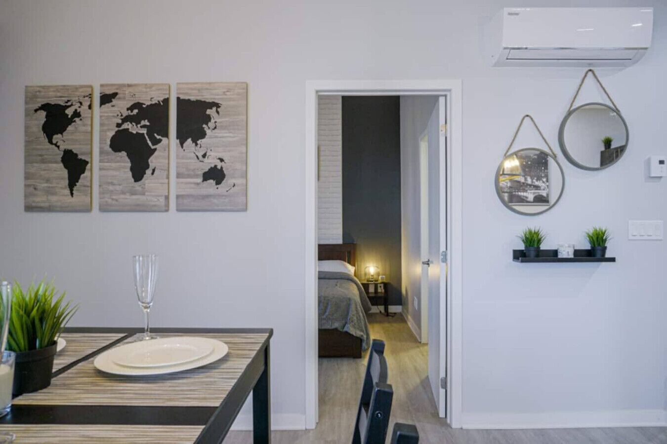 Desk, iron/ironing board, WiFi, bed sheets