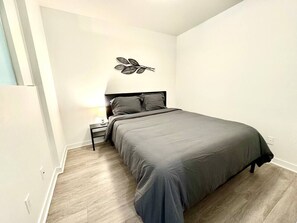 Iron/ironing board, WiFi - Buchanan *605* - Midtown Luxe Loft + gym (Montréal)