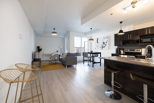 Buchanan *609* - Midtown Luxe Loft + gym