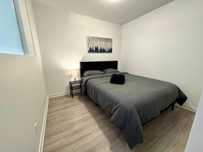Iron/ironing board, WiFi - Buchanan *705* - Midtown Luxe Loft + gym (Montréal)