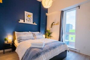 Iron/ironing board, WiFi - Buchanan *301* - Midtown Condo Luxe + Gym (Montreal)