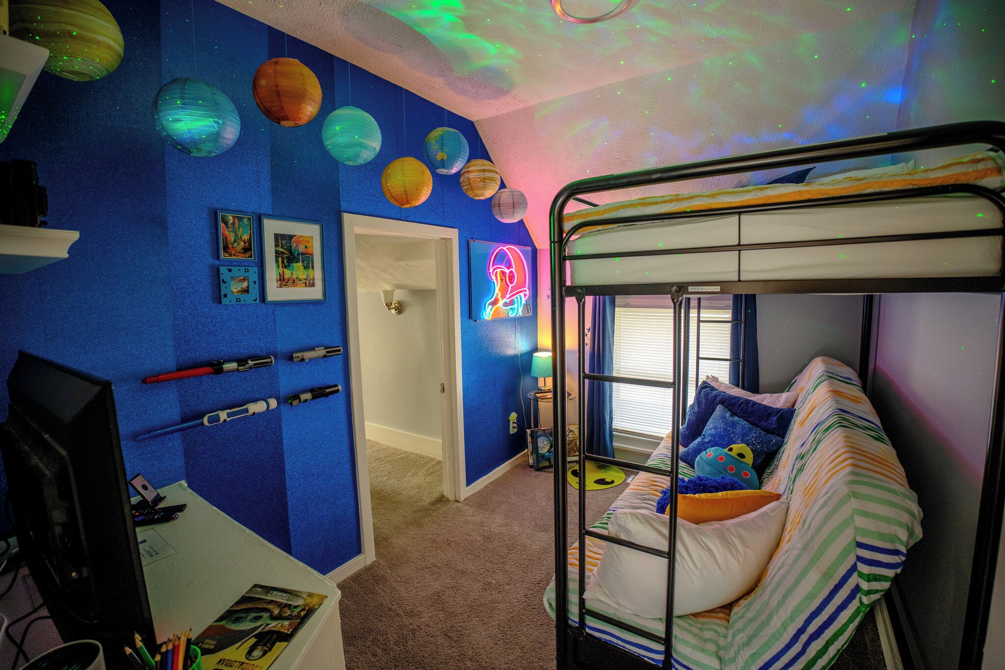 Desk, iron/ironing board, travel cot, free WiFi