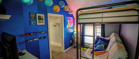 Bureau, fer et planche à repasser, lit parapluie, Wi-Fi gratuit