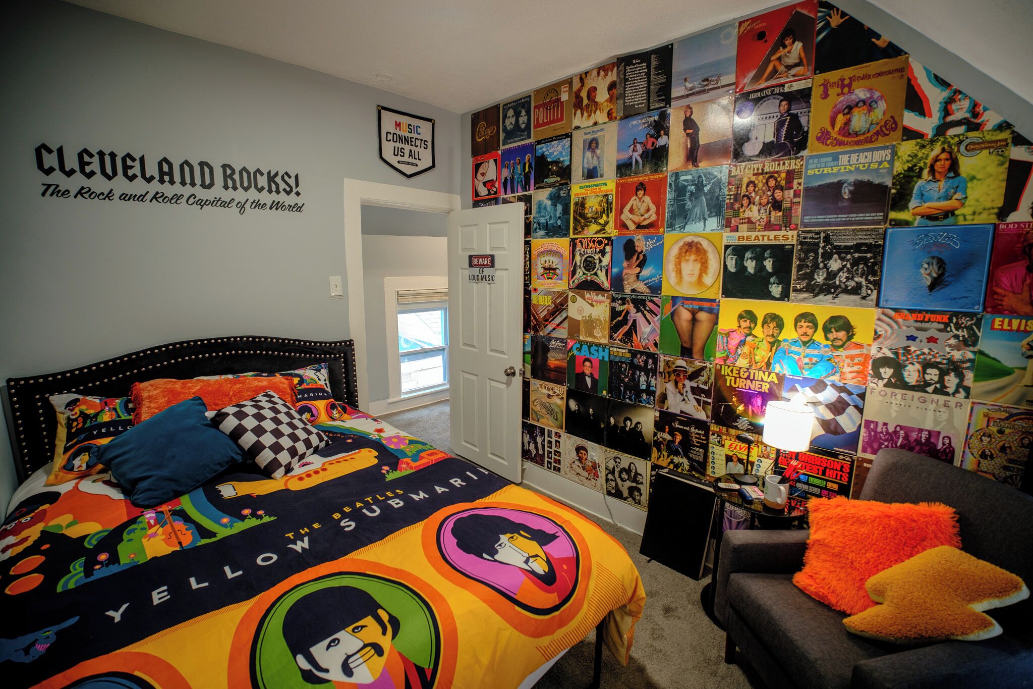 Bureau, fer et planche à repasser, lit parapluie, Wi-Fi gratuit