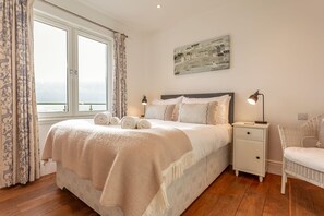 Iron/ironing board, free WiFi, bed sheets - The Deck House | St Monans (St Monans)