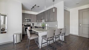 Fridge, dining tables - Landing | Amazing 2BD, Clubhouse (Arlington)