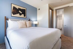 Desk, iron/ironing board, WiFi, bed sheets - Landing | Stylish 2BD, Clubhouse (Arlington)
