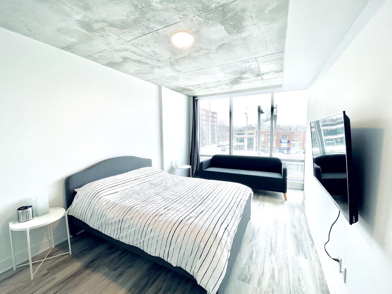 Tabla de planchar con plancha y wifi 