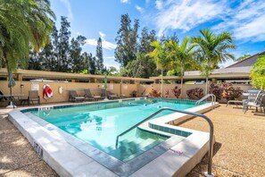 A heated pool - Luxury Beachfront Apartment (Siesta Key)