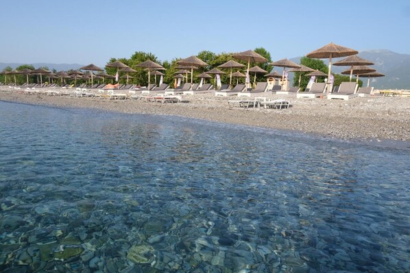 Beach - Apartment “Villa Philia – Garden and Fireplace” with Wi-Fi and Air Conditioning (Litochoro)