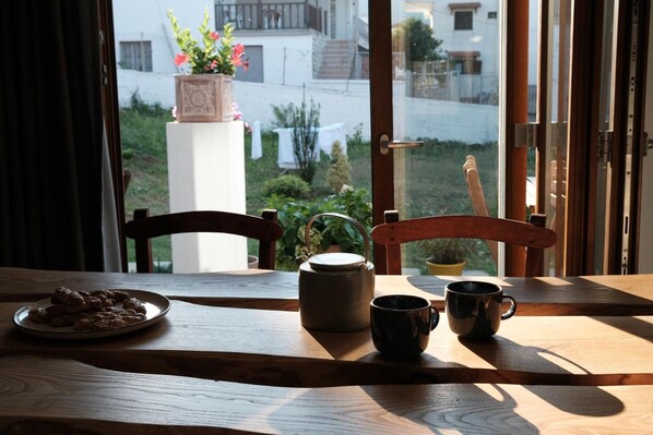 Dining - Apartment “Villa Philia – Garden and Fireplace” with Wi-Fi and Air Conditioning (Litochoro)