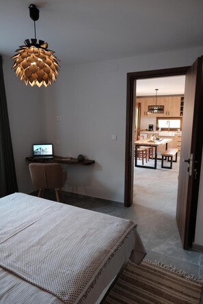 Iron/ironing board, WiFi, bed sheets - Apartment “Villa Philia – Garden and Fireplace” with Wi-Fi and Air Conditioning (Litochoro)