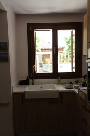 المنشأة من الداخل