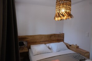 Room - Apartment 'Villa Philia with Patio' with Mountain View, Wi-Fi and Air Conditioning (Litochoro)