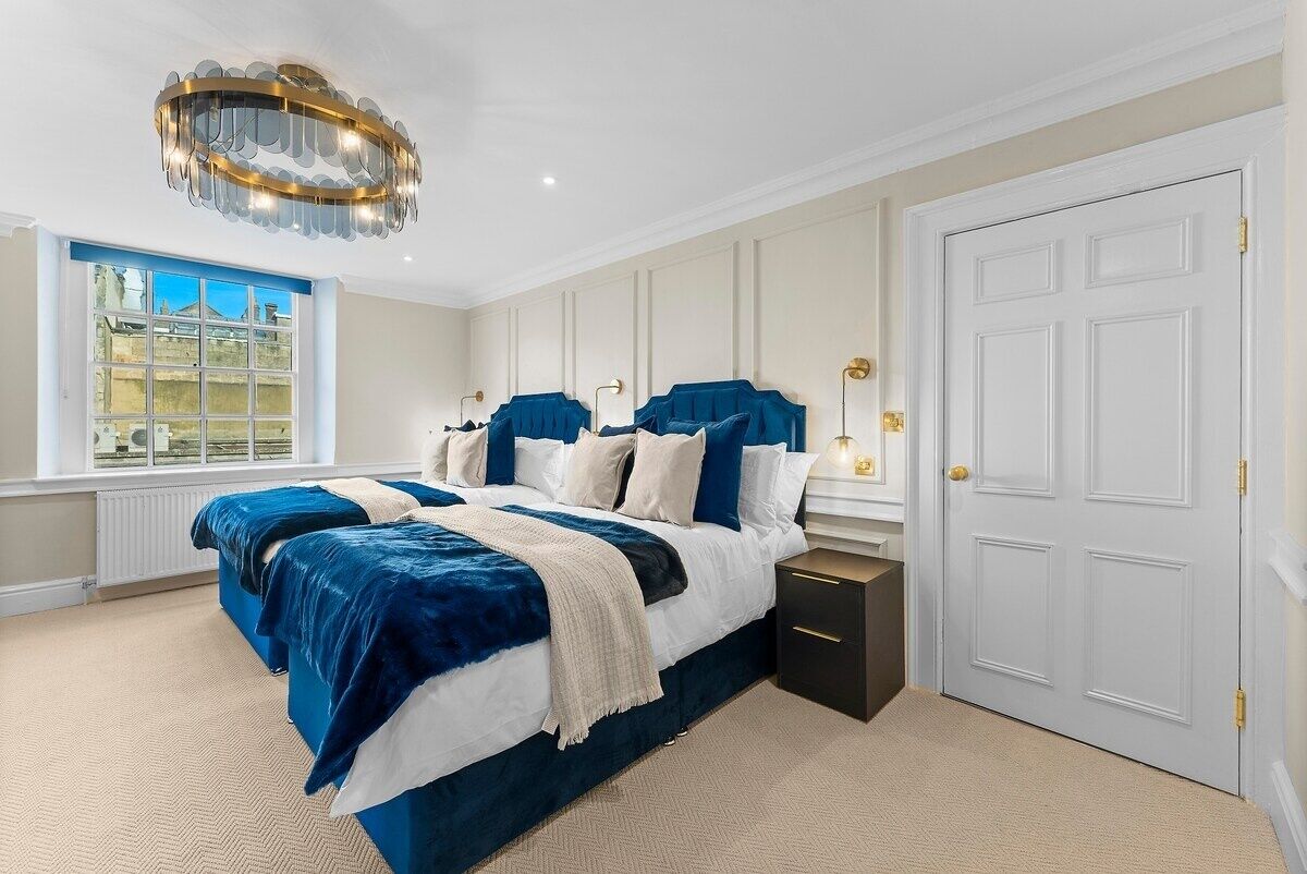 Iron/ironing board, Internet, bed sheets