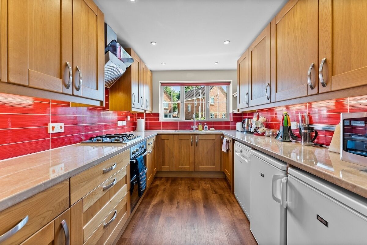 ثلاجة، ميكروويف، فرن، موقد طهي مسطح