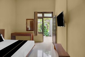 Deluxe Double Room - Hotel O near Trans Studio Theme Park (Kuta)