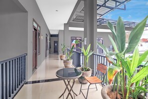 Reception - Hotel O near Trans Studio Theme Park (Kuta)