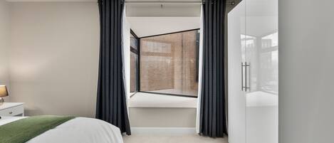 Fer et planche à repasser, accès Internet