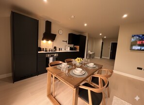 Dining - Stunning NEC apartments - Sleeps 8 (Birmingham)