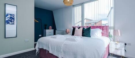 Bügeleisen/Bügelbrett, Internetzugang, Bettwäsche