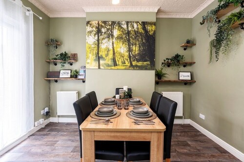 Charming 2 Bedroom House on the Iconic Humberside