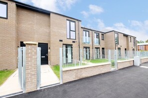 Exterior - Boutique Abode in York with Parking (York)