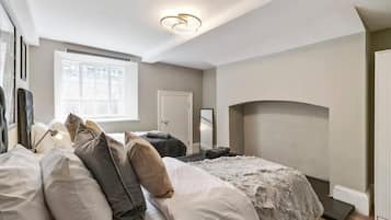 Iron/ironing board, Internet, bed sheets