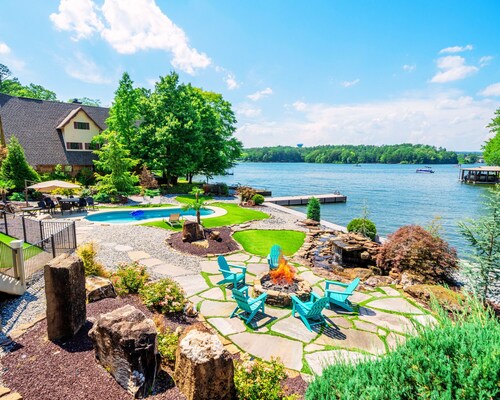 Oasis @ Bayshore - Lakefront Luxury 6BR w Stunning Views, Private Pool, Hot Tub