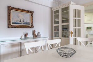 Dining - Apartment 'Casa De Stefan' with Balcony (Cascais)