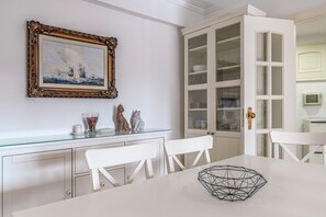 Dining - Apartment 'Casa De Stefan' with Balcony (Cascais)