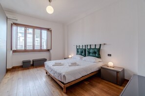 2 chambres, fer et planche à repasser