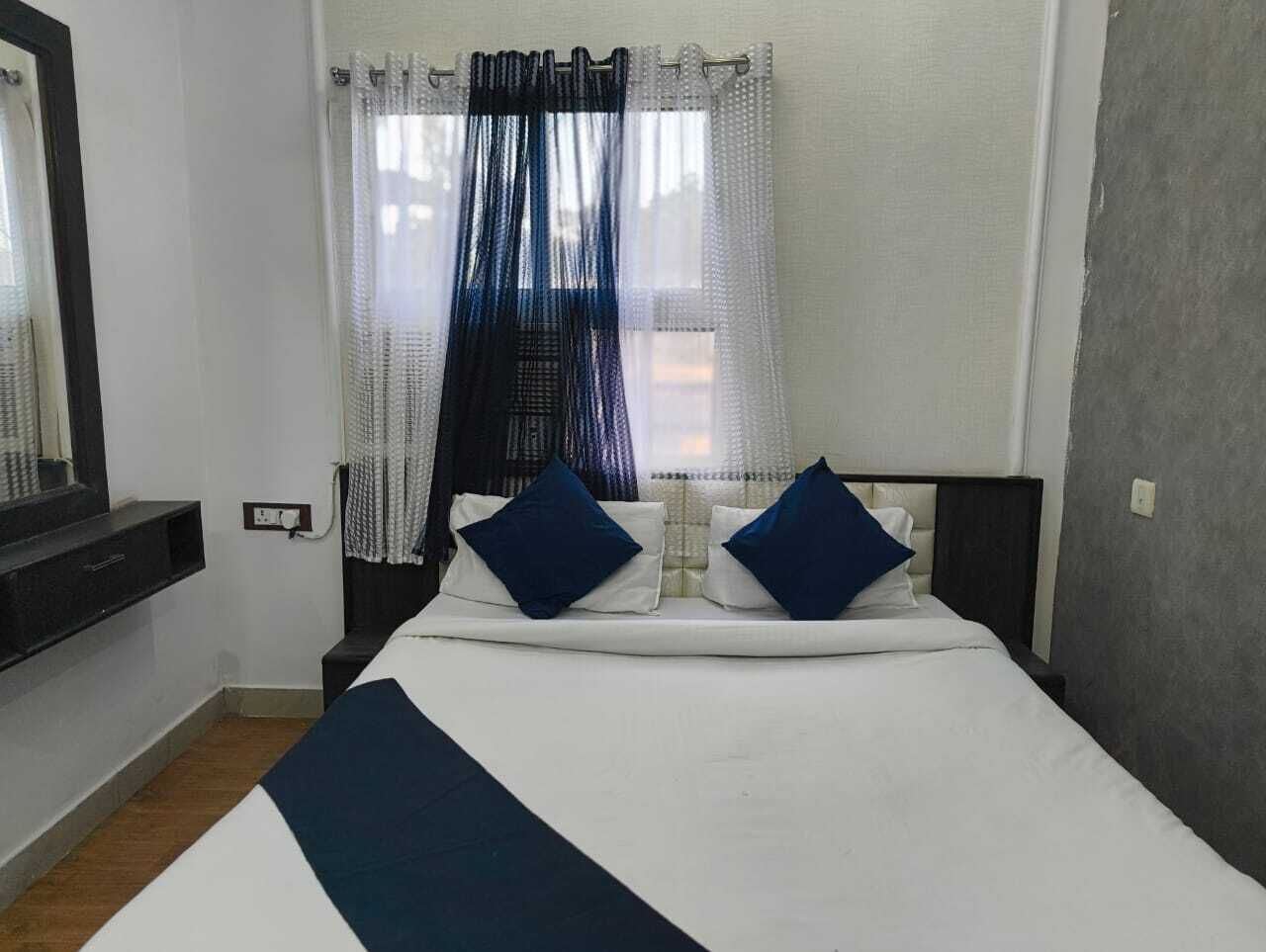 Deluxe Double Room, City View