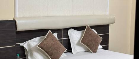 Deluxe tweepersoonskamer, uitzicht op stad | Een laptopwerkplek, gratis wifi