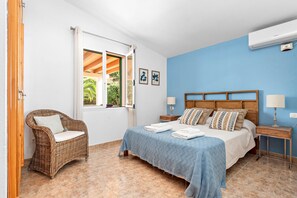 4 bedrooms, in-room safe, free WiFi, bed sheets