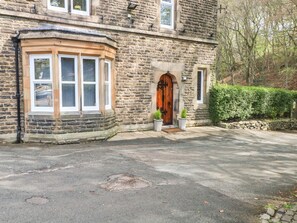 Exterior detail - Beechwood House (Glossop)
