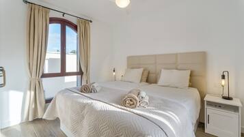 Fer et planche Ă repasser, Wi-Fi, draps fournis