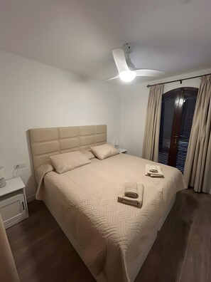 Fer et planche à repasser, Wi-Fi, draps fournis