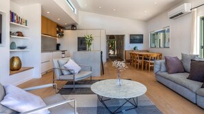 Living area - Onetangi Seaview Residence (Waiheke Island)
