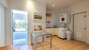 Laundry - Onetangi Seaview Residence (Waiheke Island)