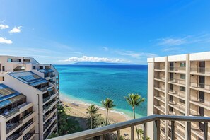 Property grounds - Oceanfront corner unit w/ panoramic views in Kahana (Lahaina)