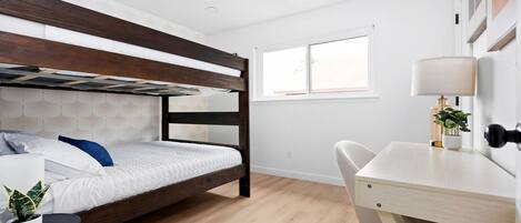 Iron/ironing board, free WiFi