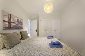 Room - Vacation Apartment 'Marte Centro' with Mountain View, Balcony and Wi-Fi (LOS CRISTIANOS-TENERIFE)