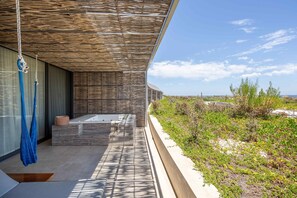 Outdoor spa tub - Thanksgiving in Cabo - Gorgeous Luxury Villa @ The Club at Solaz (San José del Cabo)