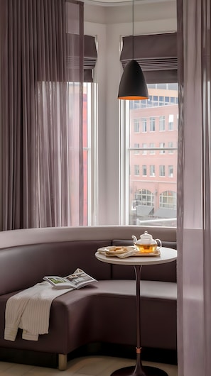 Interior - Lark Hotels 907 Main (Cambridge)