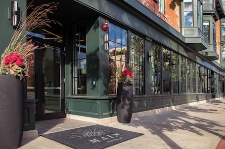 Exterior detail. Lark Hotels 907 Main