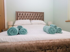 3 quartos, individualmente decorados, individualmente mobiliados