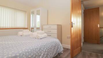 3 bedrooms, individually decorated, individually furnished, free WiFi